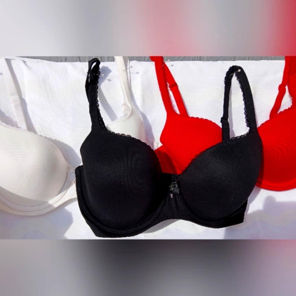 3 Victoria Secret Body By Victoria Lined Demi/ Demi-Buste Double size 32DD